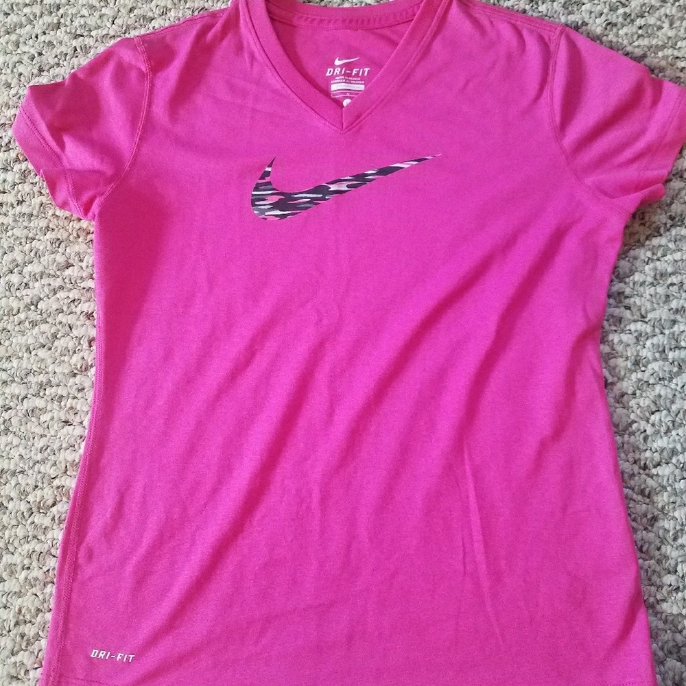 Nike tee